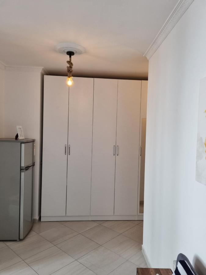 New Modern Studio In Central Tirana Lägenhet Exteriör bild